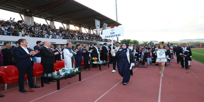 Adıyaman Üniversitesi’nde mezuniyet coşkusu yaşandı